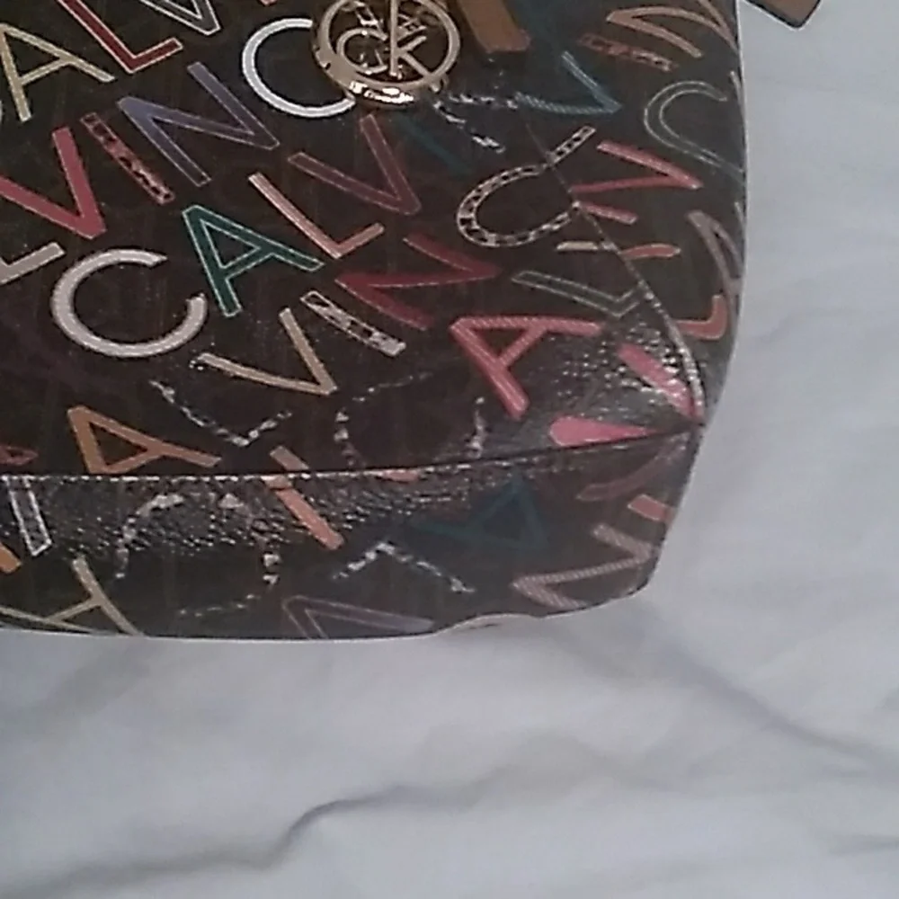 Calvin Klein Bag with Dark Background and Monogram Print (L1) - Picture 6 of 14